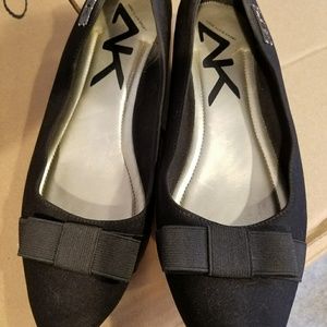 Women's shoes
